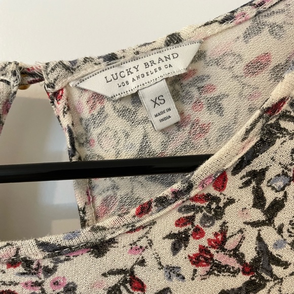 Lucky Brand, XS flowery blouse - Picture 8 of 8